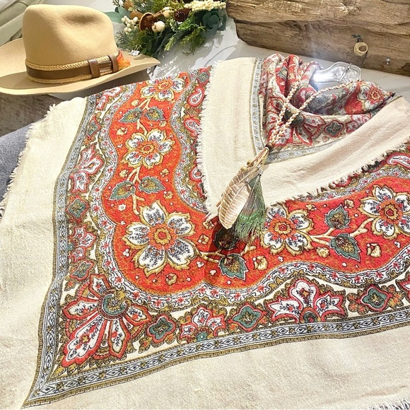 Wool blend vintage floral scarf/wrap w farmhouse folk country vibe - Picture 4 of 15